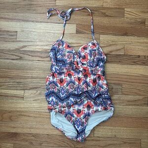 Liz Lange Maternity Bathingsujt Sz M